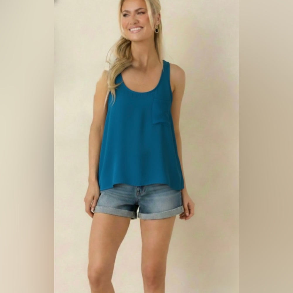 Forever 21 👗🛍blue razor back tank w pocket